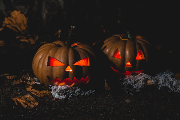 Halloween: De los orígenes a la Decoración DIY del Siglo XXI